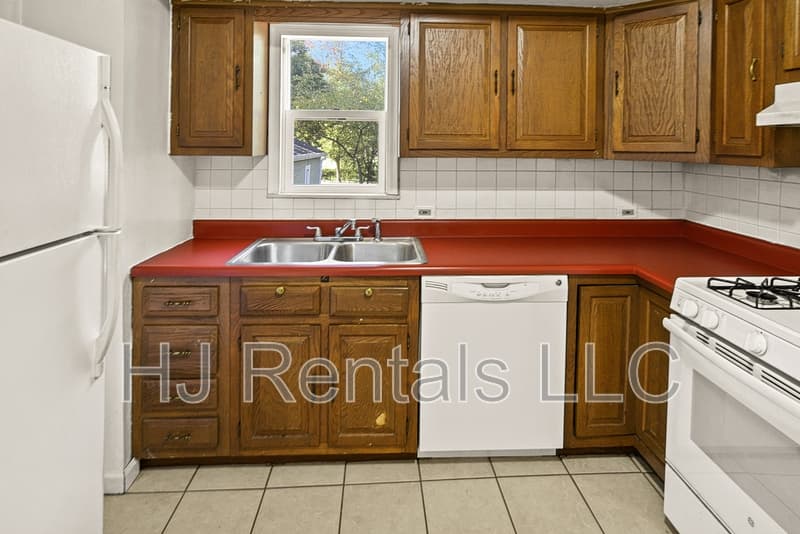 Florissant House: 1305 South New Florissant Road