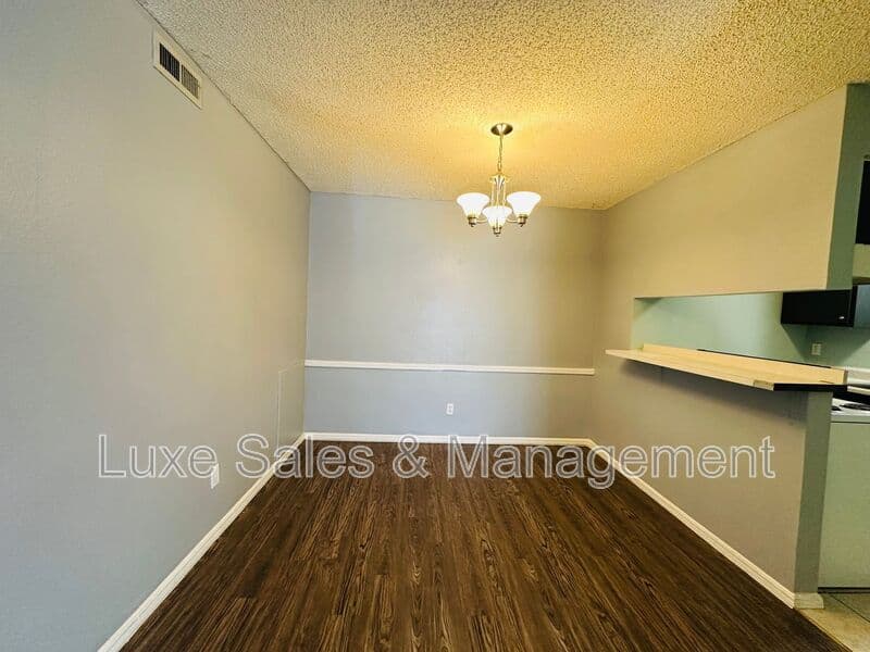 Oklahoma City Condo: 6034 NW Expressway
