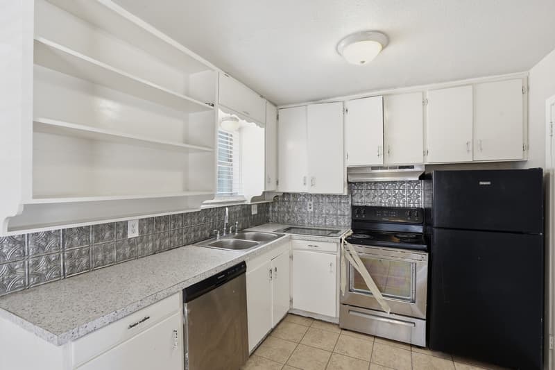 Fort Worth House: 3209 Rogers Avenue