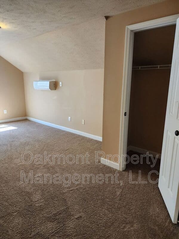 Fayetteville House: 3929 Eastdale Drive