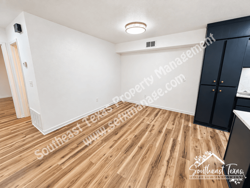 Jasper House: 801 W Gibson St