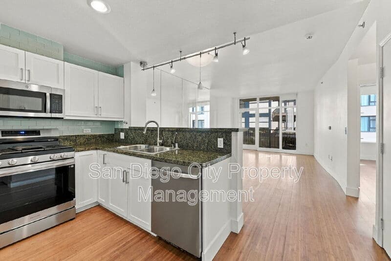 San Diego House: 530 K Street