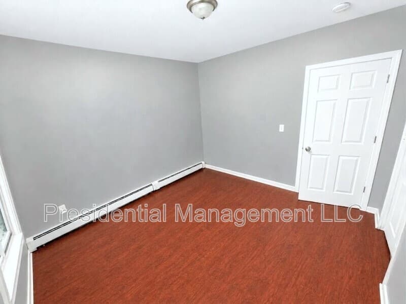 Waterbury Condo: 1696 North Main St