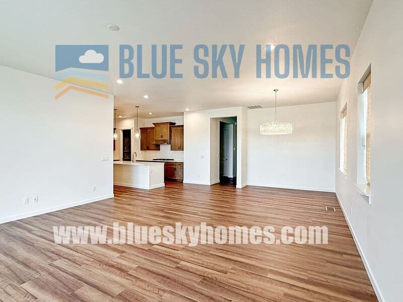 Star House: 8500 W Lilburn st