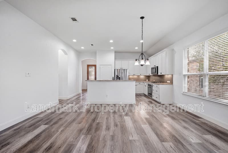 McKinney House: 11809 Bertram