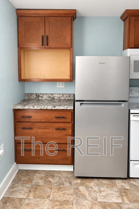 Lansing Condo: 513 North Magnolia Avenue 2nd Floor