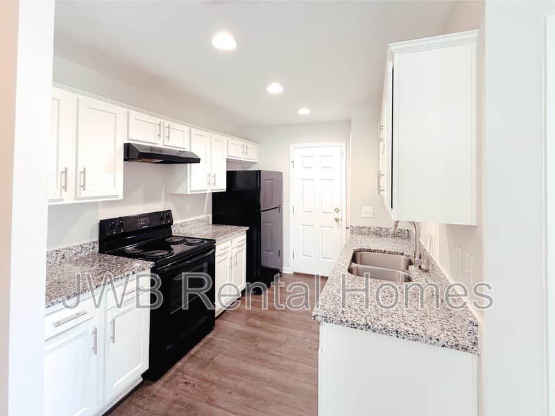 Jacksonville House: 6704 Elwood Ave