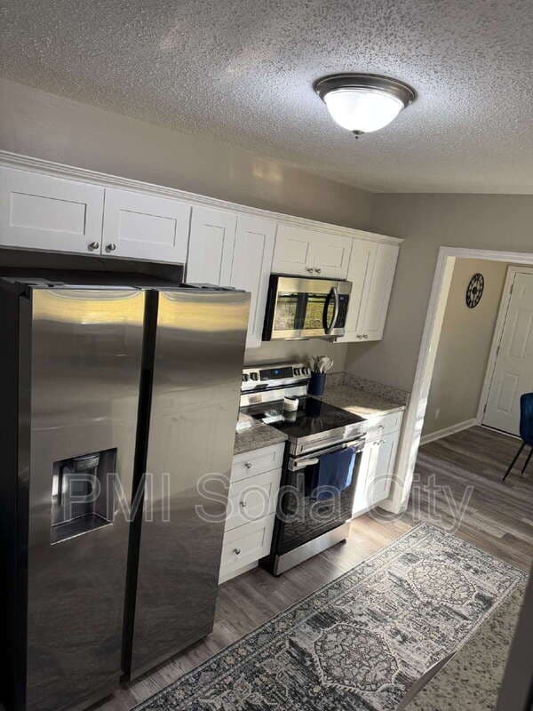Columbia House: 3615 Truman Street