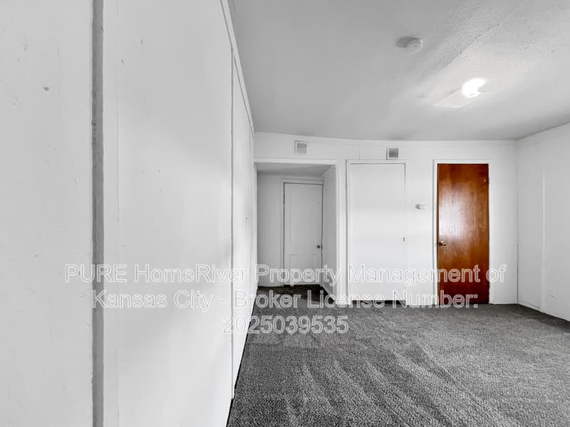 Higginsville House: 303 W 22nd St