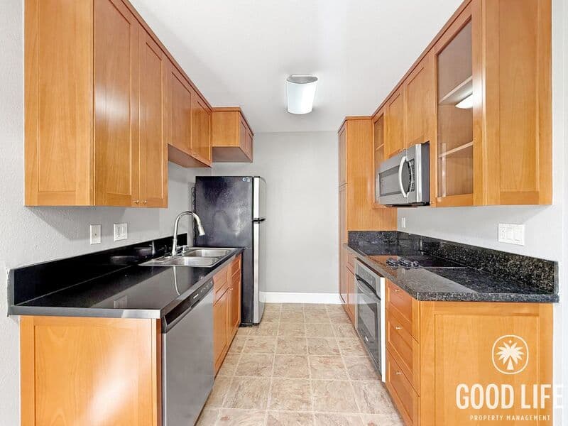 La Jolla Condo: 8512 Via Mallorca