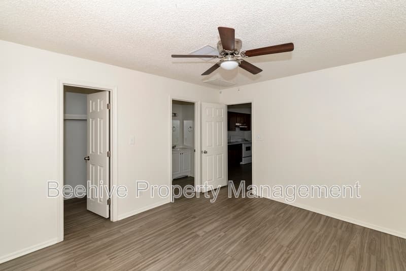 Phoenix House: 1502 E Adams St