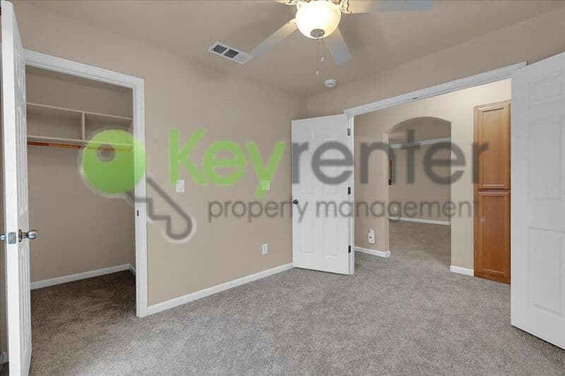 Roseville House: 1682 Loon Lake Street