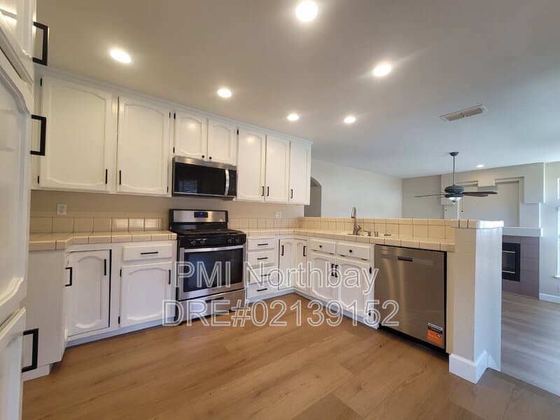 Vacaville House: 167 Harvest Dr