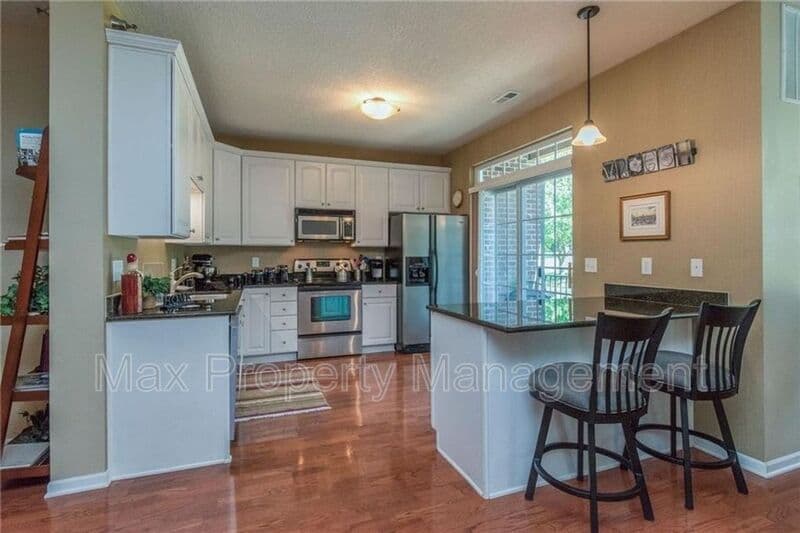 Des Moines Condo: 3031 Grand Ave