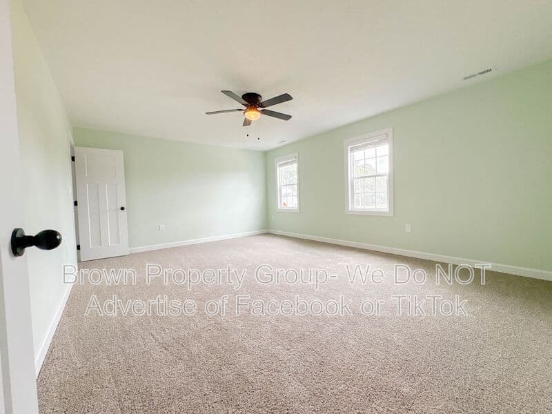 Raeford House: 300 St. Matthews Church Rd
