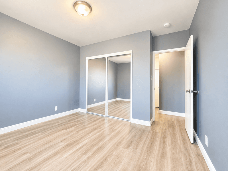 Los Angeles Condo: 433 1/2 West 81st Street