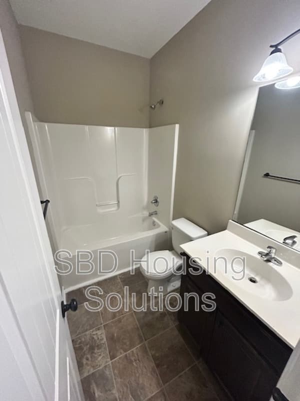 Blue Springs House: 8901 SW 8th St