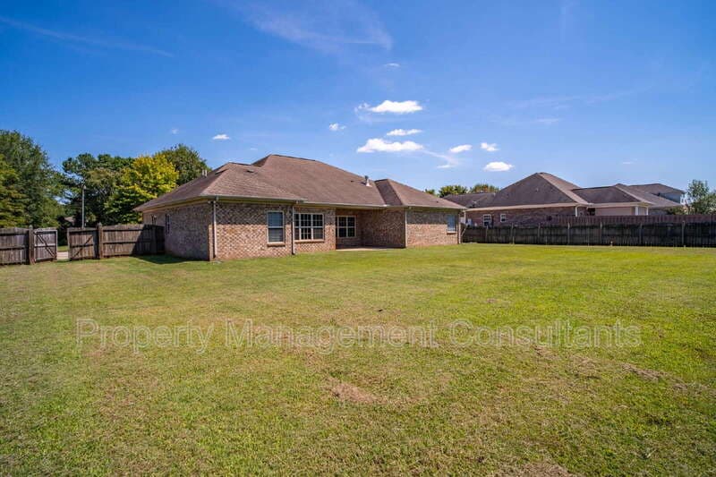 Madison House: 178 Sarah Jane Dr