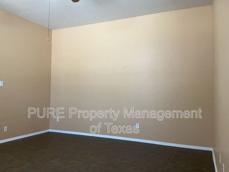 Round Rock Condo: 1001-A Christopher Ave