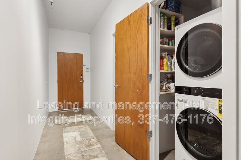 New Orleans Condo: 909 Lafayette Street