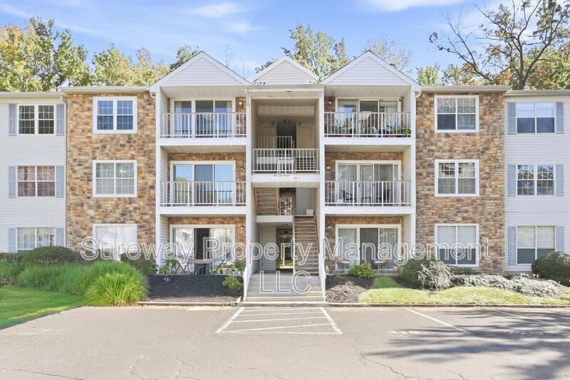 Hamilton Condo: 58 Willow Ct