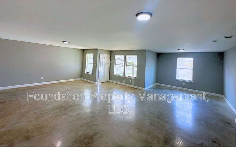 Memphis House: 555 Monteagle Drive