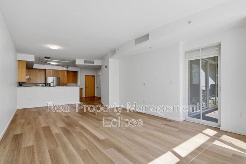 Bellevue Condo: 1188 106th Ave NE