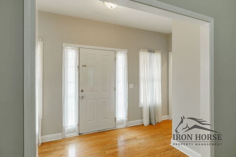 Athens House: 411 Timber Creek Dr