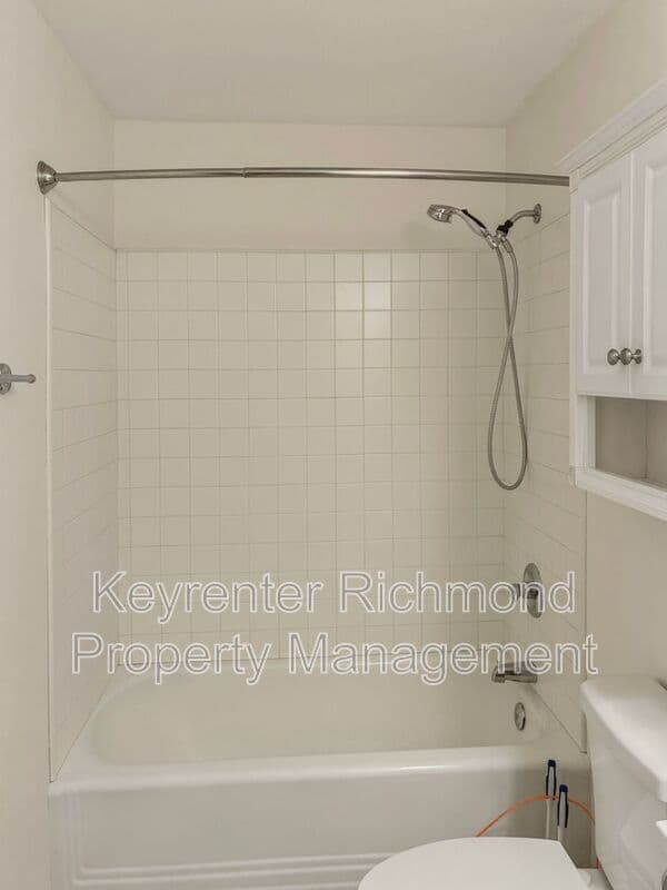 Henrico House: 8255 Varina Road