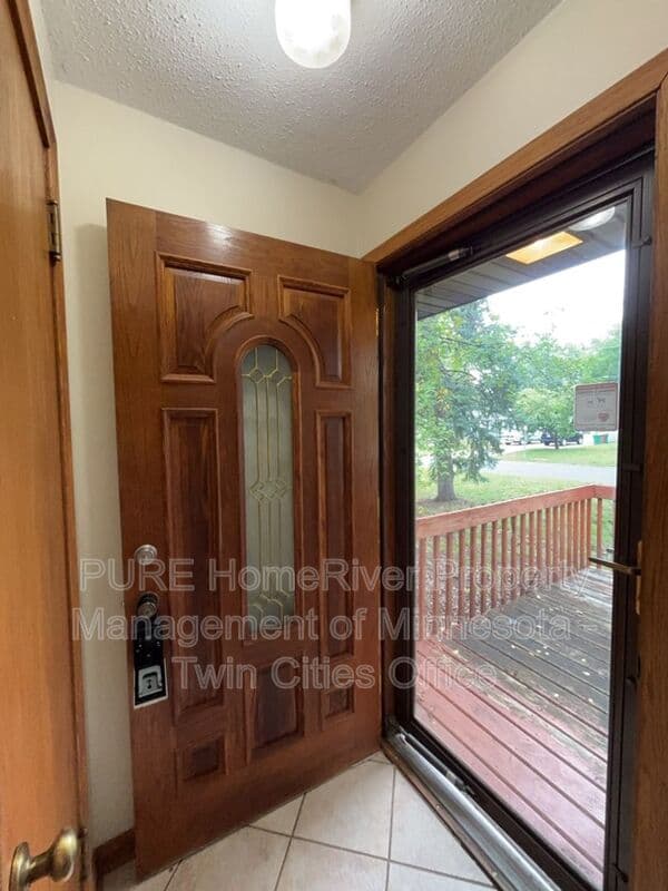 Bloomington House: 9306 Blaisdell Ave S