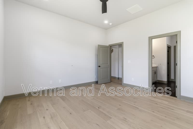 Centerton House: 1061 Whistler St