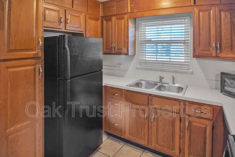 Charleston Condo: 874 S. Colony Dr 15B