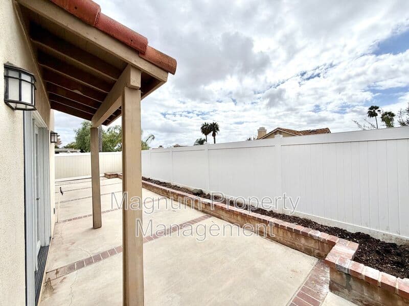 Murrieta House: 25167 Parkcrest Dr