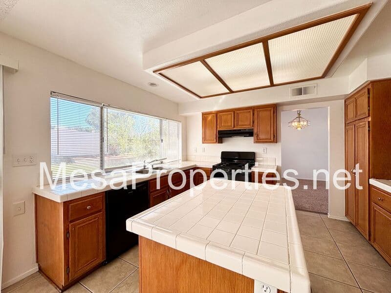 Victorville House: 14581 King Canyon