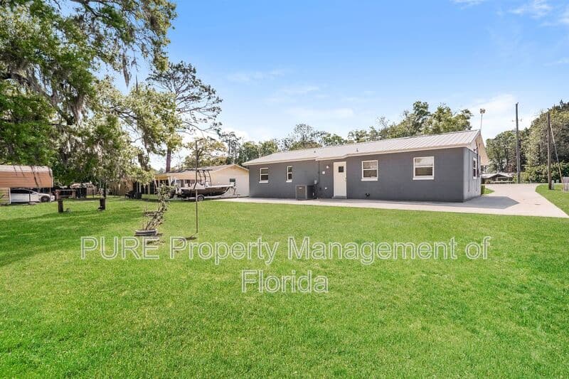 Ocala House: 6807 NW 62nd Place