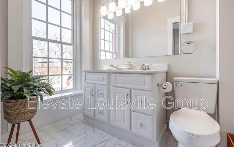 Louisville Condo: 914 East Muhammad Ali Boulevard - 2F