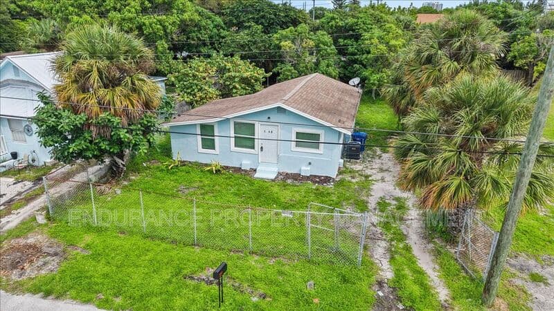 Riviera Beach House: 140 W 15th Street