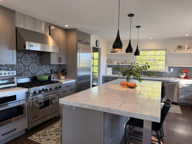 Mill Valley House: 74 Bay Vista Drive