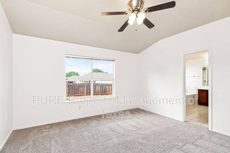 Round Rock House: 3232 Clinton Pl