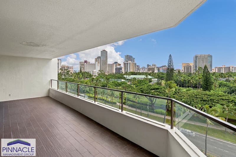 Honolulu Condo: 1910 Ala Moana Blvd 7B