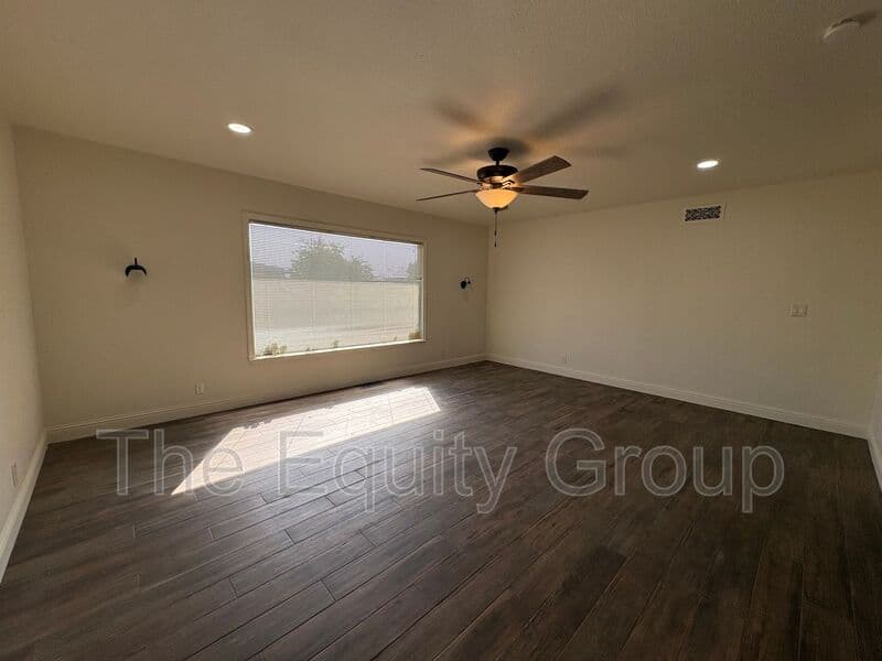 Dinuba House: 341 North Garden Dr
