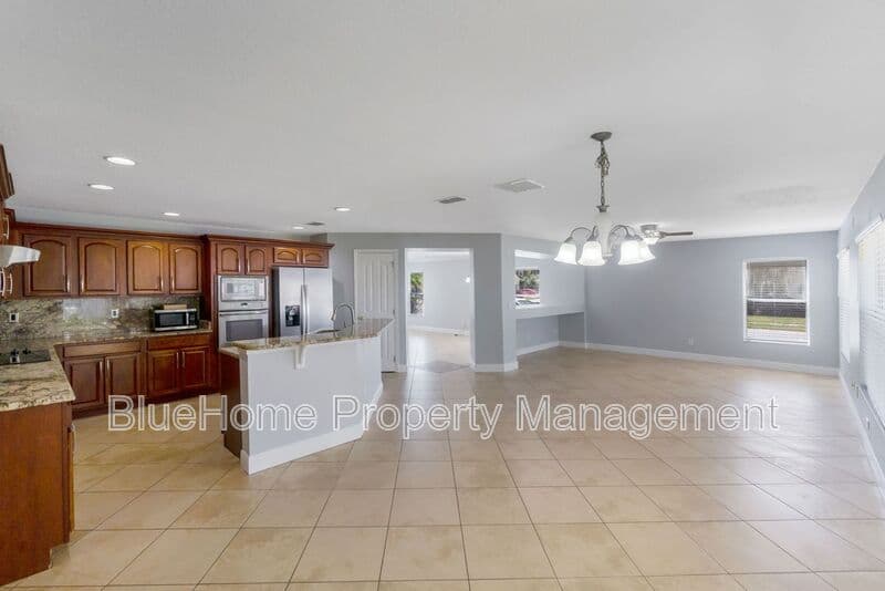 Orlando House: 15347 Galbi Drive