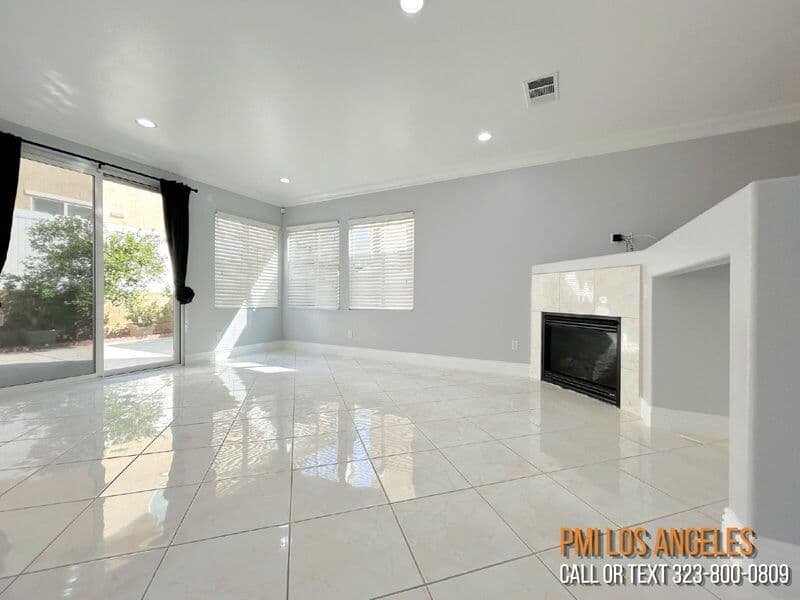 Pacoima House: 12445 Sonoma Drive