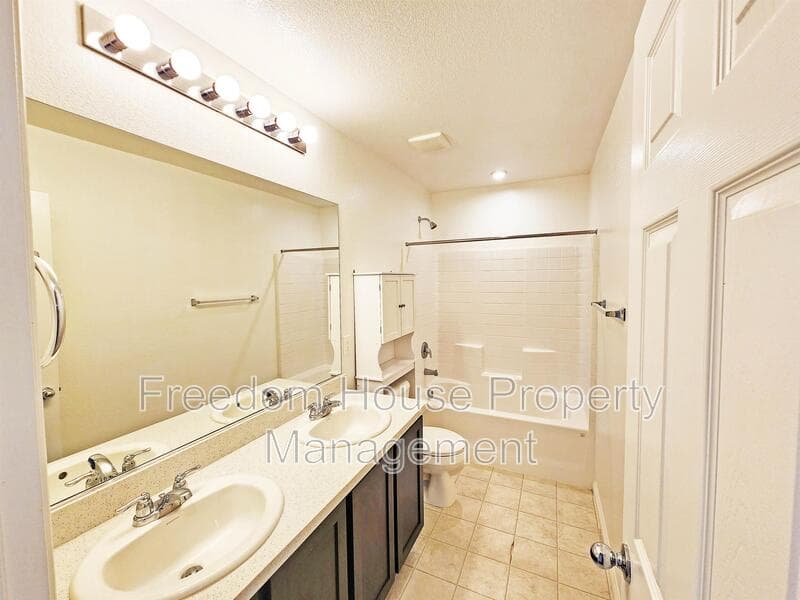 Pahrump House: 3821 East Weld Avenue