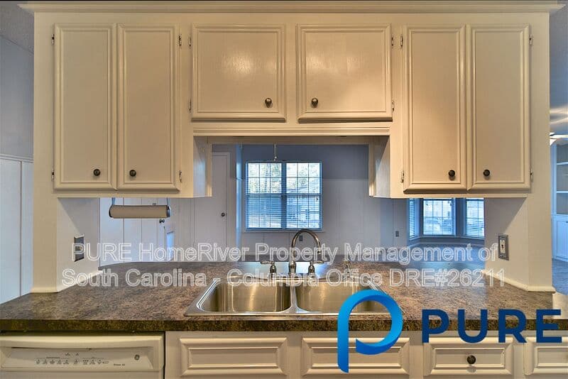 Columbia House: 17A Battery Walk Ct