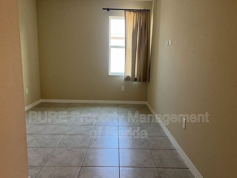 Ocala House: 10376 SW 99th Street