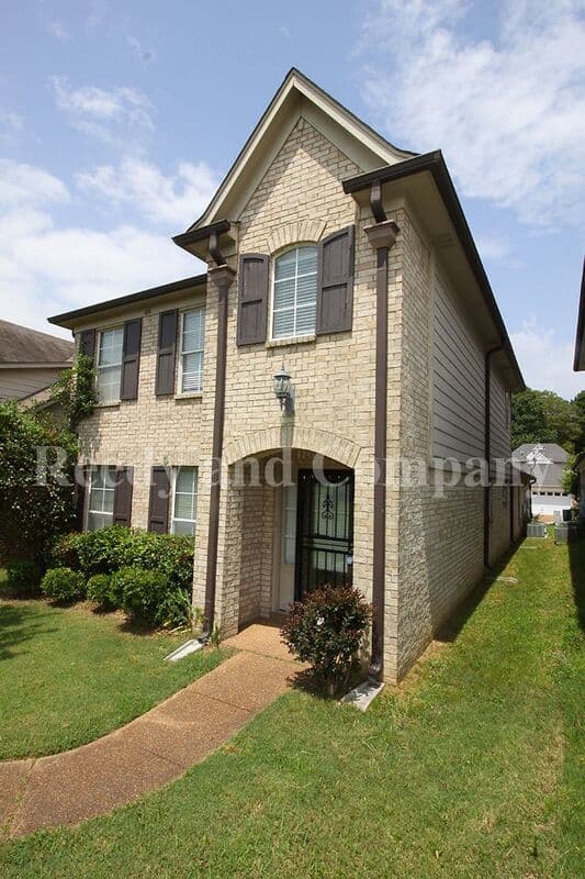 Cordova House: 1331 Appling Rd