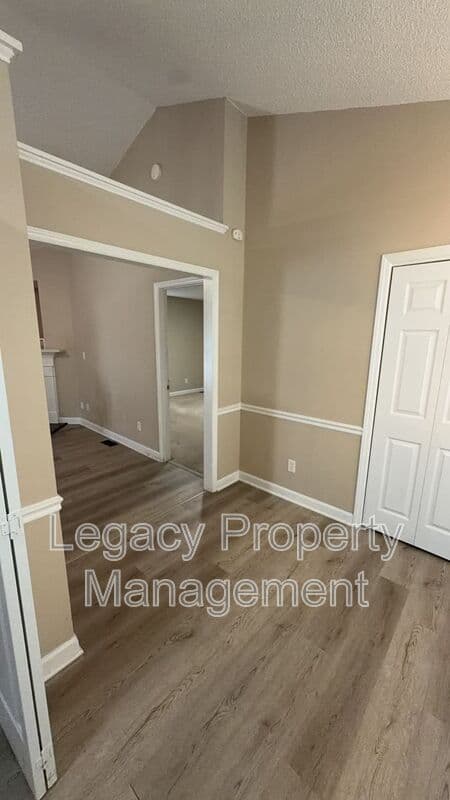 Raleigh House: 4509 Wolf Trap Rd