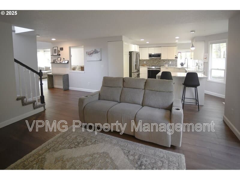 Vancouver House: 16802 Southeast 32nd Street