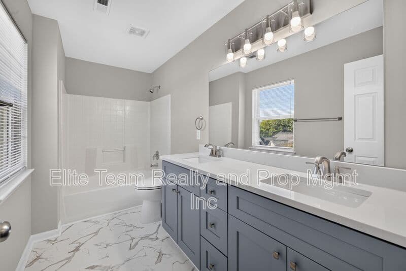 Charlotte House: 9119 Stone Abbey Place